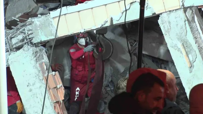 Kocaeli'nde arama kurtarma çalışmalarında 16 saat geride kaldı