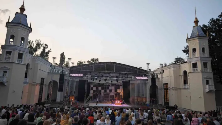 Kocaeli Şehir Tiyatroları, Moskova'da Türkiye'yi temsil etti