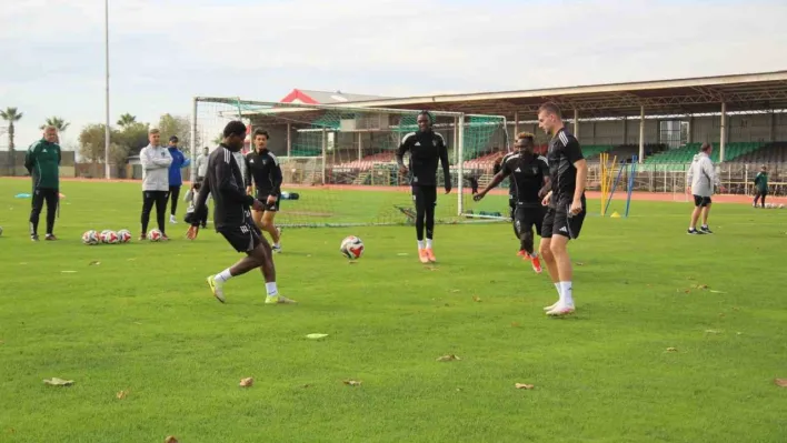 Kocaelispor'un başarılı futbolcusu Joseph Nonge: 'Hocamız nerede isterse oynarım'