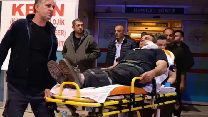 Kömürleri indirirken yüzüne demir saplandı