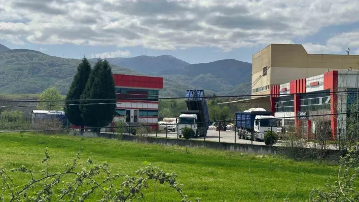 Konteynerde kalan kamyon şoförü ölü bulundu