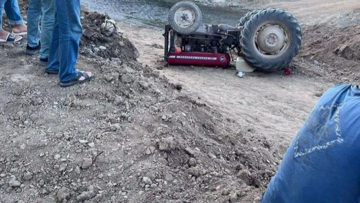 Kontrolden çıkan traktör devrildi: 1 ölü, 1 yaralı