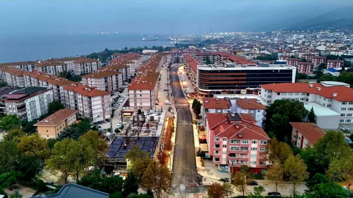 Körfez'de gece asfalt mesaisi