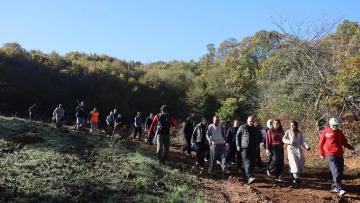 Körfez'de öğrenciler doğa yürüyüşünde buluştu