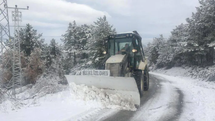 Köy yollarının ulaşıma açılması için çalışmalar devam ediyor