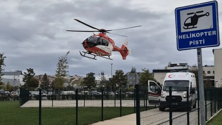 Küçük Sinekli'de Beyin Kanaması Geçiren Hasta Hava Ambulansı ile İstanbul'a Nakledildi