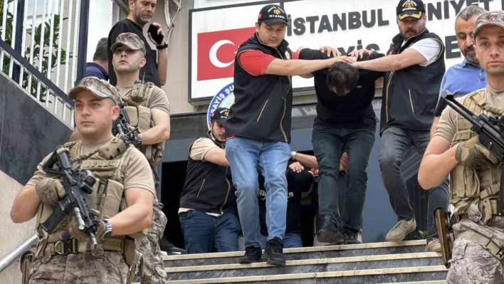 Küçükçekmece'de 2 kişinin yaralandığı silahlı çatışmanın zanlıları adliyeye sevk edildi