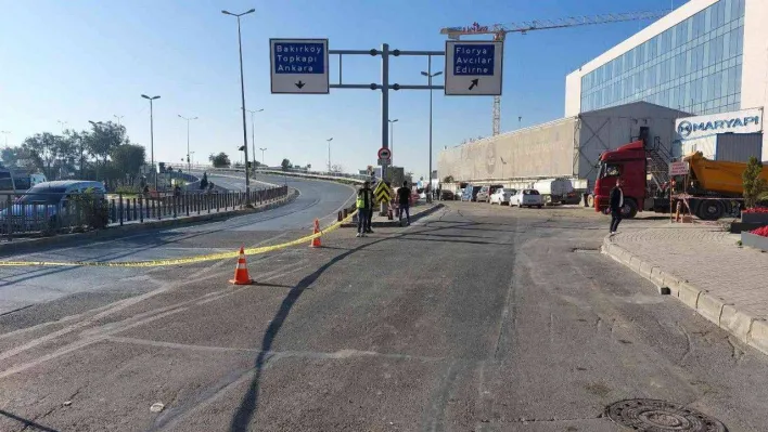 Küçükçekmece'de çöken istinat duvarının dolgu işlemleri sürüyor