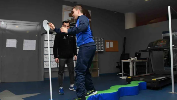 Küçükçekmece'de engelli çocuklara spor eğitimi veriliyor