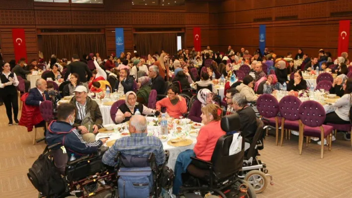 Küçükçekmece'de engelsiz yaşama destek yemeği