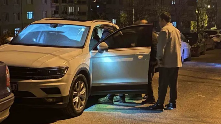 Küçükçekmece'de motosikletli gence silahlı saldırı: 1 ağır yaralı