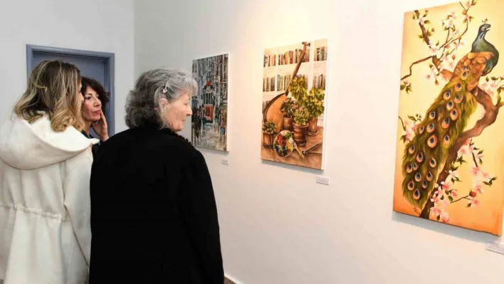 Küçükçekmece Sanat Atölyeleri Buluşmaları sergisi Sefaköy Galeri Küp'te ziyarete açıldı