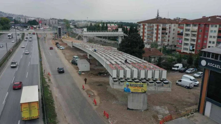 Kuruçeşme Tramvayı'nda kiriş montajı devam ediyor