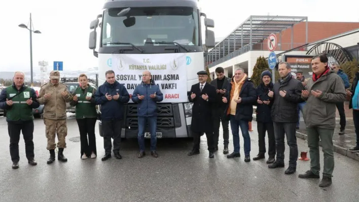 Kütahya'dan 21 yardım tırı dualarla afet bölgesine uğurlandı