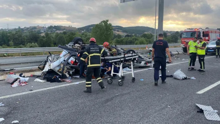 Kuzey Marmara'da otomobil yön tabelasına çarptı: 1 ölü, 4 yaralı