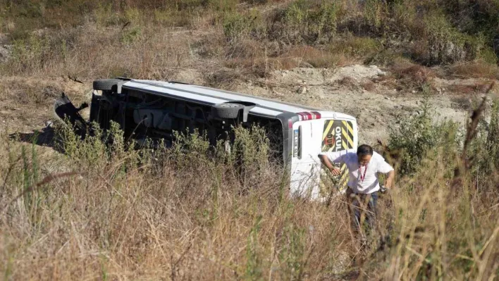 Kuzey Marmara Otoyolu'nda işçi servisi şarampole uçtu: 9 yaralı