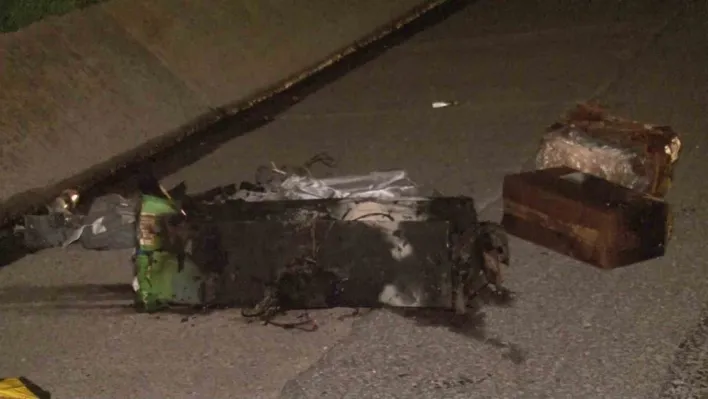 Kuzey Marmara Otoyolu'nda kamyonun lastiğinde başlayan yangın araca sirayet etti