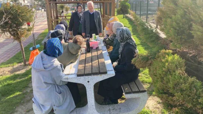 Lapseki Belediye Başkanı Eyüp Yılmaz, seçim çalışmalarına devam ediyor