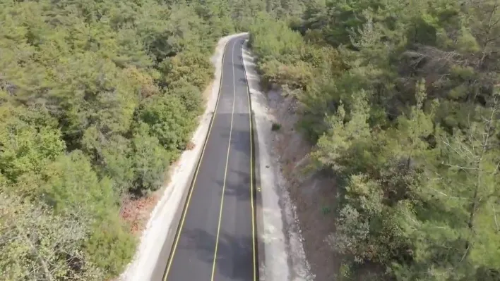 Lapseki'de sıcak asfalt çalışması biten yol trafiğe açıldı