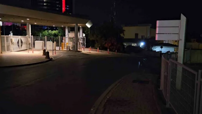 Levent'te özel banka güvenlik görevlisi 2 arkadaşını kazayla vurdu: 2 yaralı