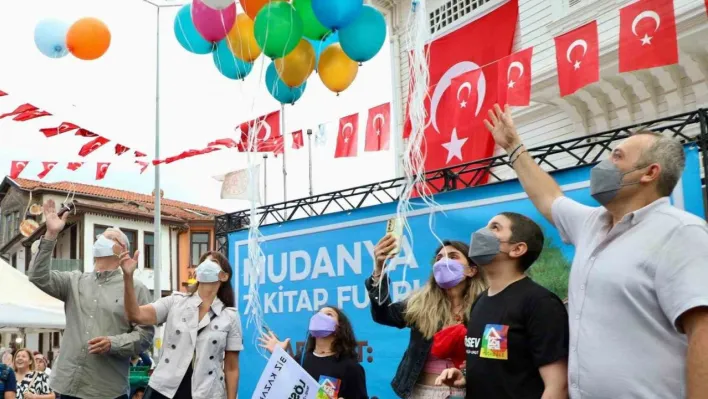 Lösemiyi yenen 11 yaşındaki Ali Demir için binlerce balon göğe yükseldi