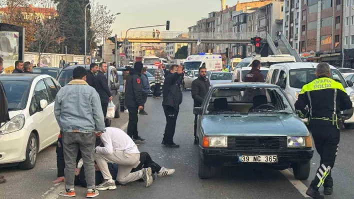 Lüleburgaz'da yolun karşısına geçerken otomobilin çarptığı çocuk yaralandı