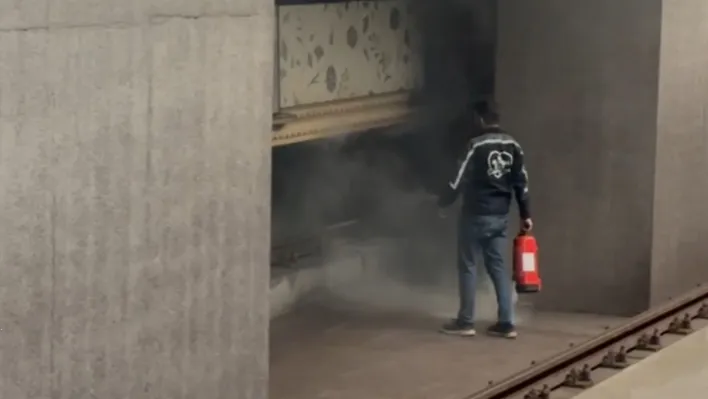 Mahmutbey metrosunda yangın: İstasyon kapatıldı, yolcular tahliye edildi