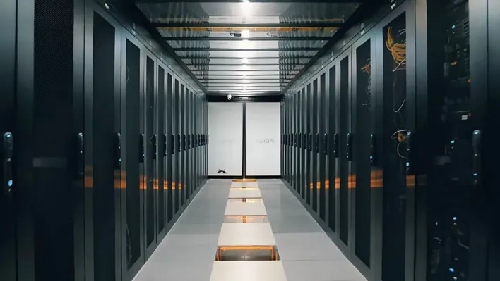 Maliyet avantajı ve donanım kontrolü kiralık sunucularda buluşuyor