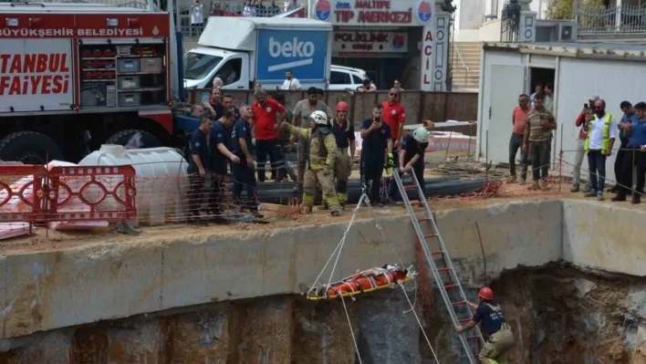 Maltepe'de İBB'nin meydan alt geçit çalışmasında bir işçi demirlerin altında kaldı