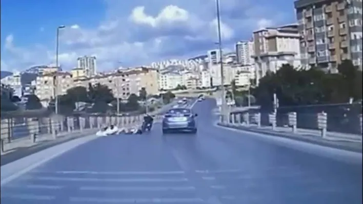 Maltepe'de motosikletli genci hayattan koparan feci kaza kamerada