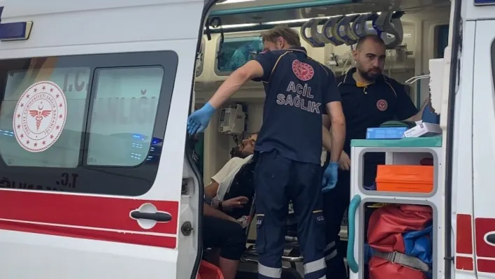 Maltepe'de servis otobüsü şarampole yuvarlandı: 8 yaralı