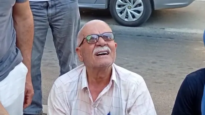 Maltepe'de yangın: Mahsur kalan yaşlı adam kurtarıldı