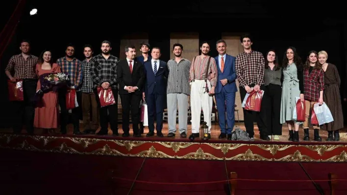 Mamak'ta 'Fareler ve İnsanlar' oyunu büyük ilgi gördü