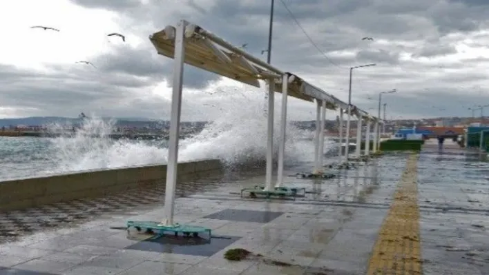 Marmara'da Fırtına Alarmı: Rüzgar Hızı 75 Km/Saate Ulaşacak!