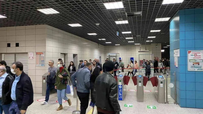 Marmaray'da seferlerin durma sebebi belirlendi: Yolculardan biri yangın butonuna bastı