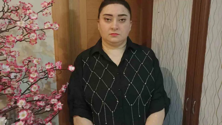 Maymun sevgisi işinden etti