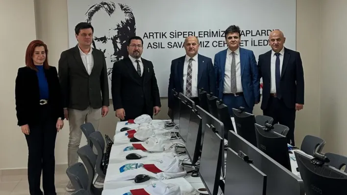 MEB Yetkilileri Silivri Sınav Anadolu Lisesi'ni Ziyaret Etti