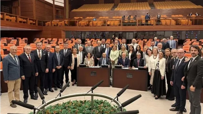 Meclis tatile girdi milletvekilleri fotoğraf çektirdi