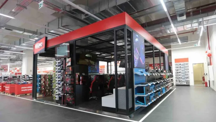 MediaMarkt Gamezone alanlarında oyunseverleri son teknolojiyle buluşturuyor