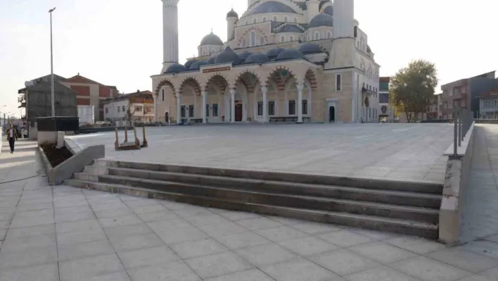 Mehmet Ali Paşa Cami meydan ve otoparkta sona doğru