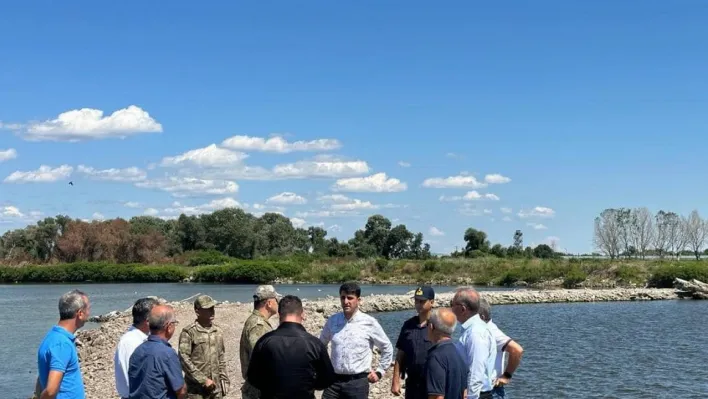 Meriç Nehri'ne deniz suyu karışmaması için yapılan sedde incelendi