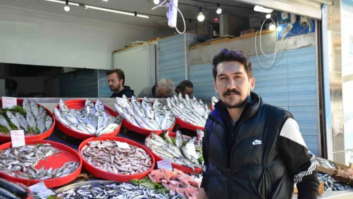 Mevsiminin en lezzetli balıkları hamsi ve sardalye