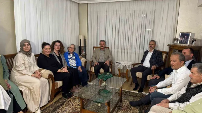 MHP, 'Terörsüz Türkiye' hedefiyle kapı kapı vatandaşla buluşuyor