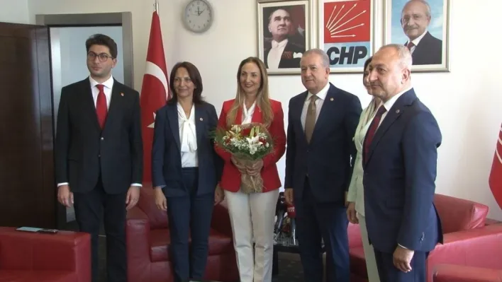 MHP heyetinden CHP'ye bayram ziyareti