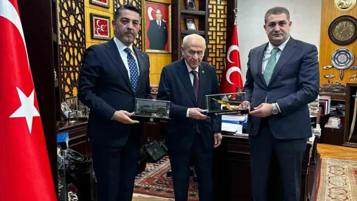 MHP Lideri Bahçeli, 'Gökbörü' hava savunma sistemlerinin üreticisi Günay Önder'i kabul etti