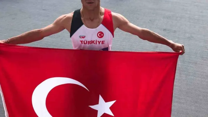 Mikail Al, Paris biletini aldı