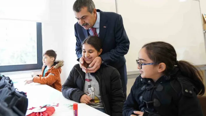 Milli Eğitim Bakanı Tekin velileri uyardı: 'Çocuklarımızın başarılı olmalarını istiyorsak, aile ve toplum olarak önce kendi üstümüze düşeni yapmak zorundayız'