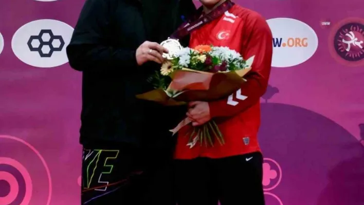 Milli güreşçi Yasemin Adar Yiğit, Avrupa 2.'si oldu
