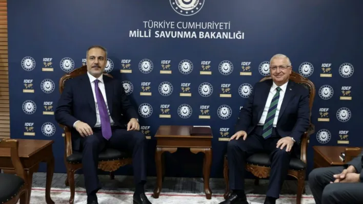 Milli Savunma Bakanı Yaşar Güler ile Dışişleri Bakanı Hakan Fidan IDEF'te görüştü