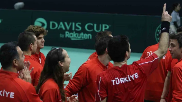 Milli Takım Davis Cup'ta ilk güne iki galibiyetle başladı